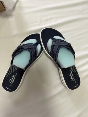 Clarks Women's Navy Slide Sandals - Cloudsteppers